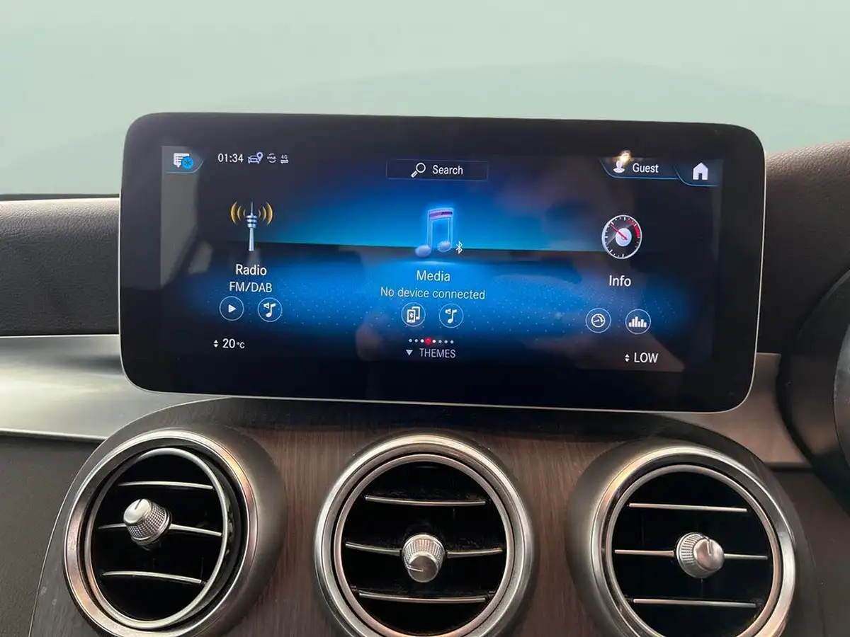 2019-mercedes-benz-glc-class-20d-glc220d-amg-line-station-wagon-5d-4matic-plus-big-26