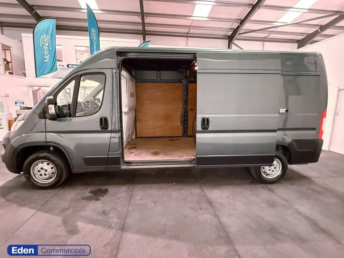 2022-citroen-relay-22bluehdi-35-l3h2-enterprise-panel-big-10