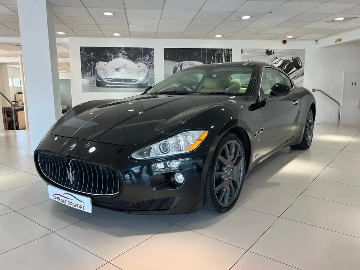 2010-maserati-granturismo-47-s-big-0