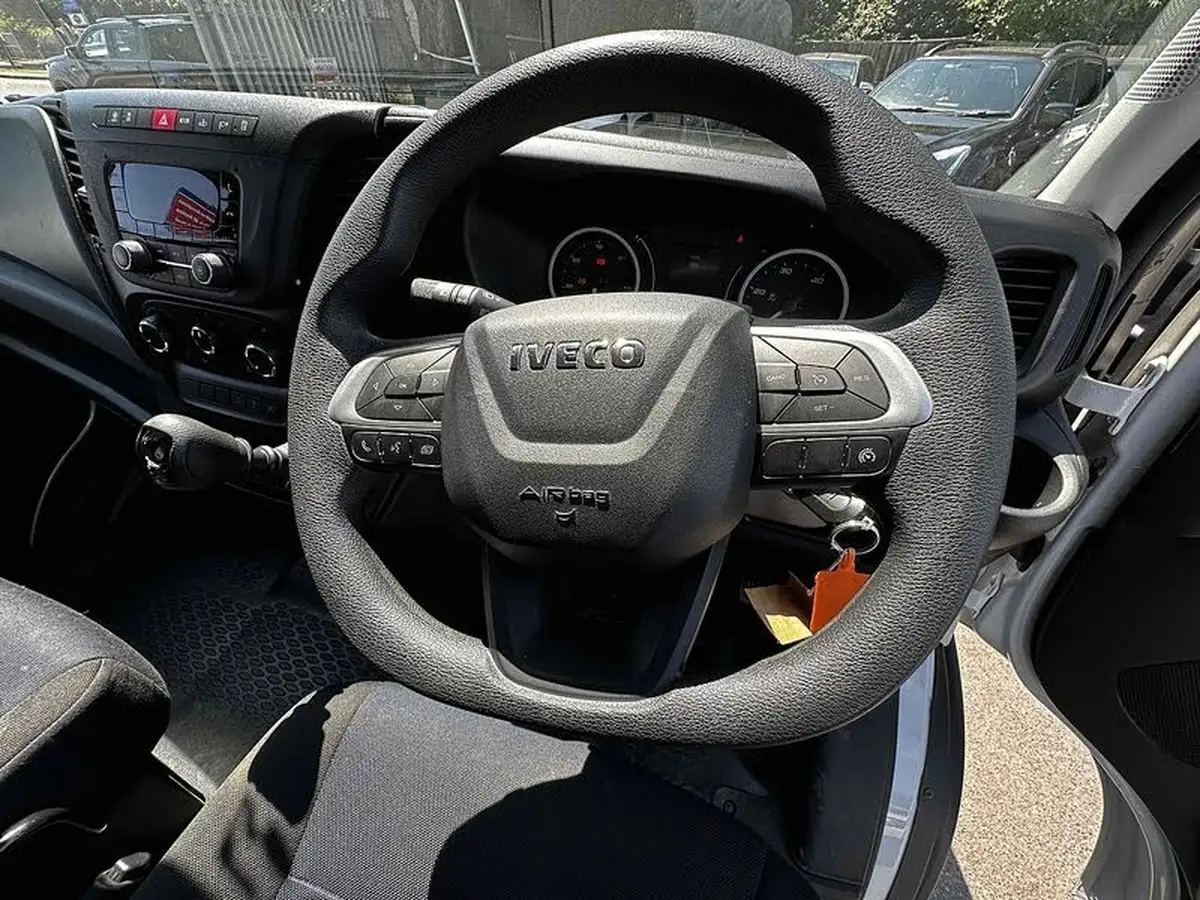2021-iveco-daily-s-class-23td-35s14h-3000-big-37