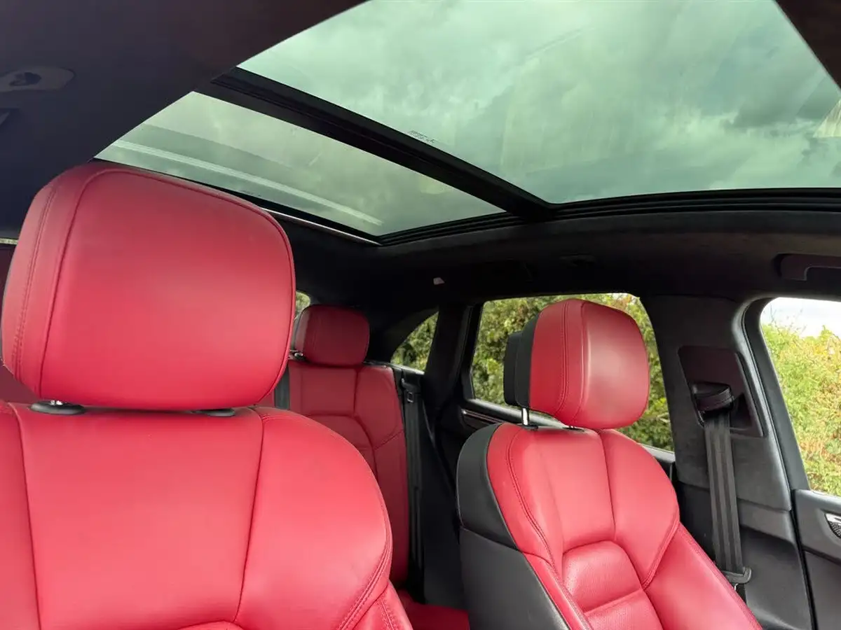 2021-porsche-macan-29-turbo-big-8