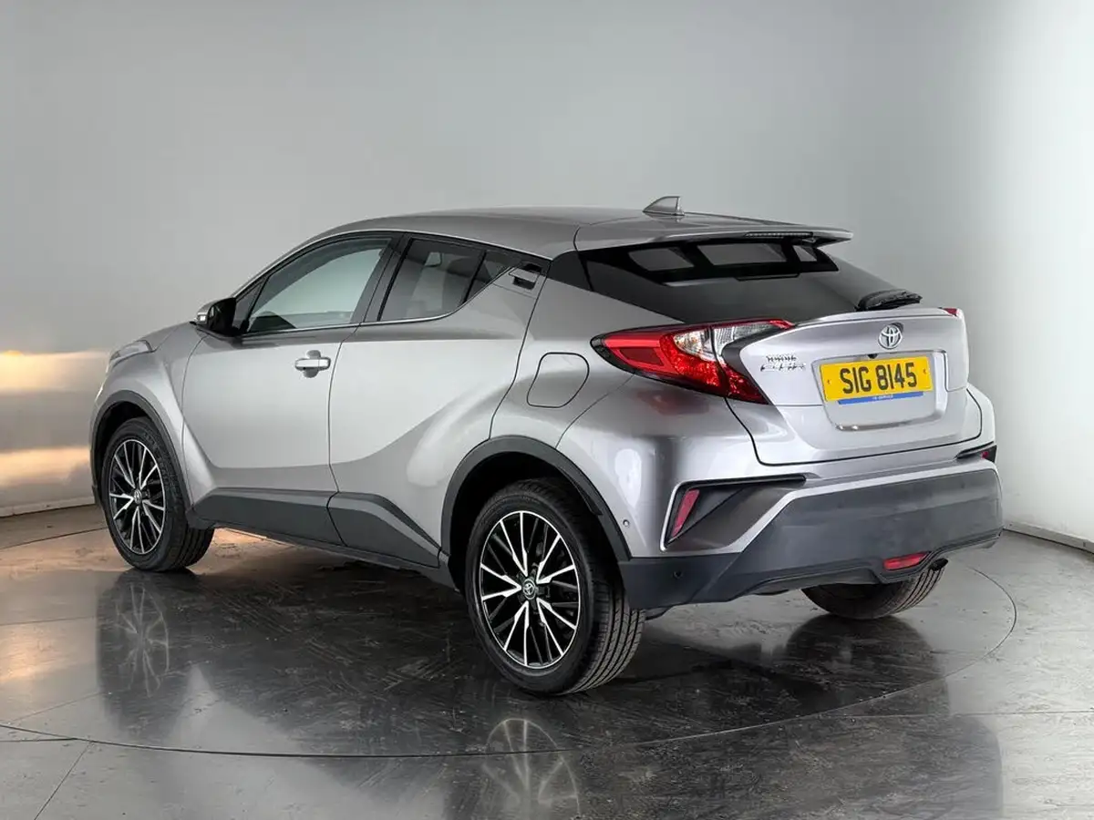 2017-toyota-c-hr-12-excel-big-3
