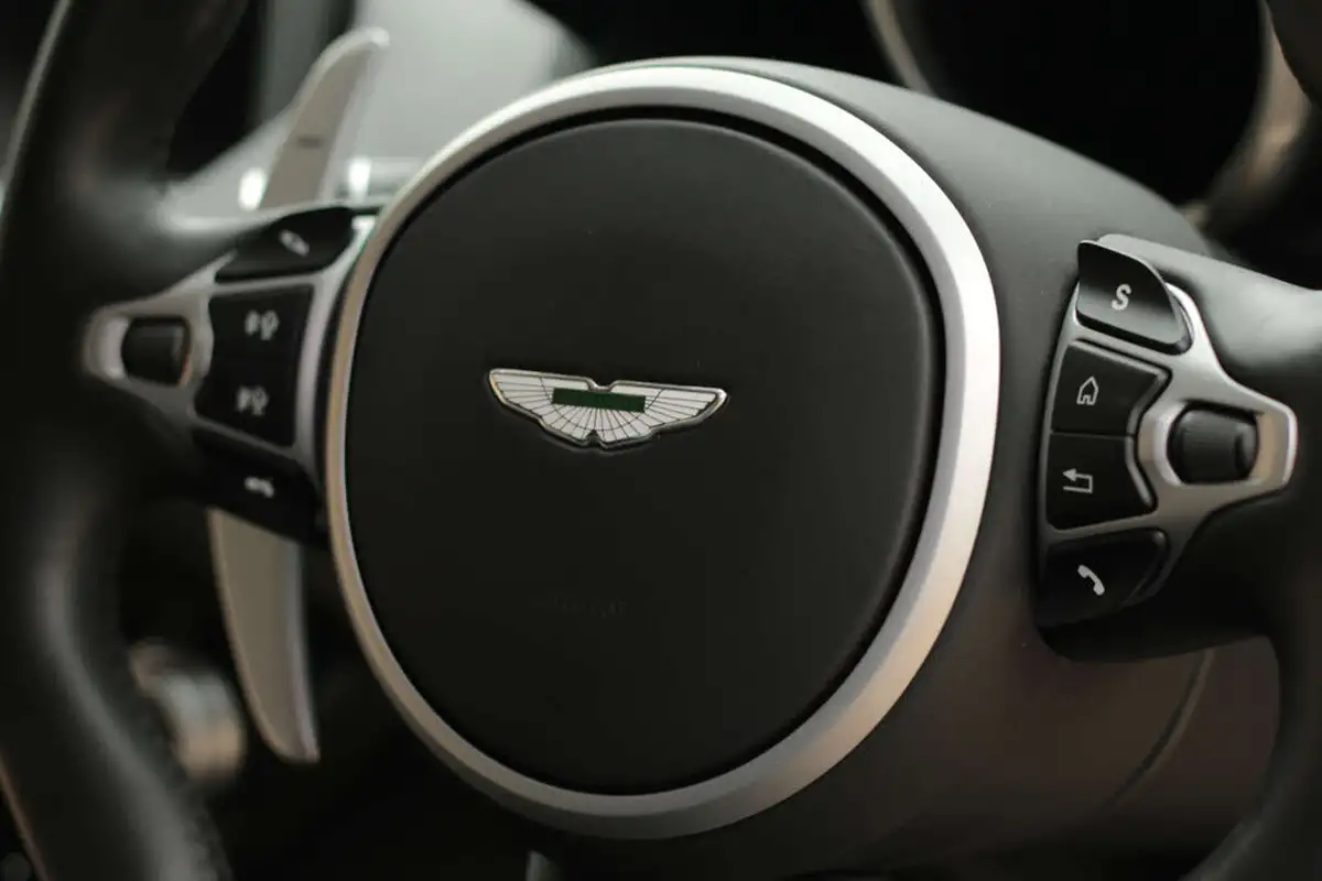 2019-aston-martin-vantage-40-v8-vantage-big-47