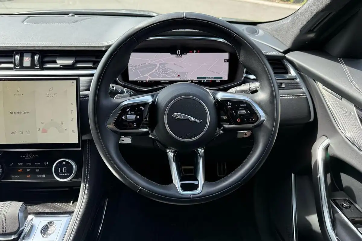 2023-jaguar-f-pace-30-d300-r-dynamic-hse-black-big-11