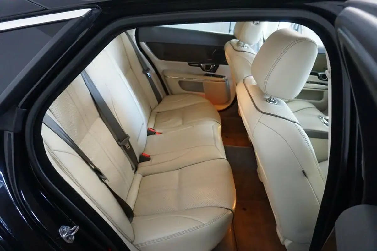 2018-jaguar-xj-series-30td-xj-premium-luxury-30tdv6-swb-big-45