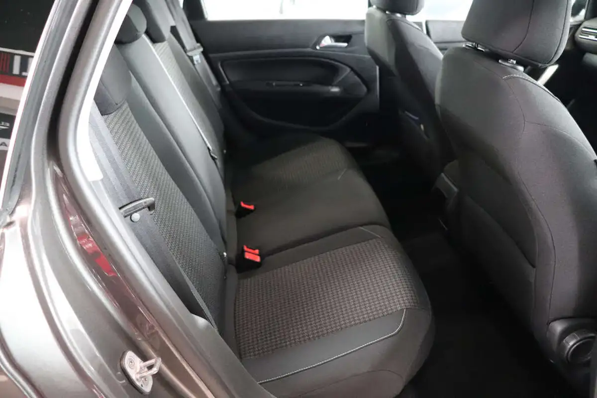 2018-peugeot-308-sw-15-bluehdi-active-15-bluehdi-130bhp-big-24