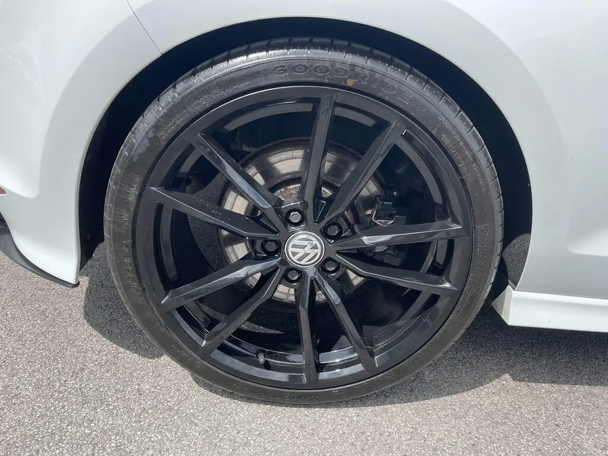 2016-volkswagen-golf-20-tsi-r-4x4-bmtss-hatchback-3d-dsg-big-39