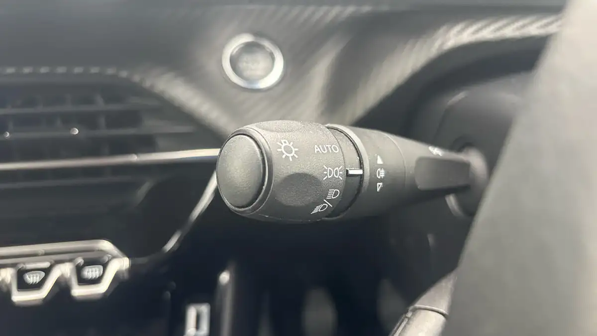 2022-peugeot-2008-suv-12-puretech-allure-premium-100bhp-big-26