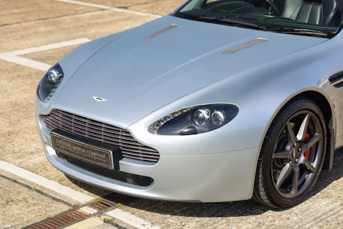 2009-aston-martin-vantage-43-convertible-sportshift-big-45