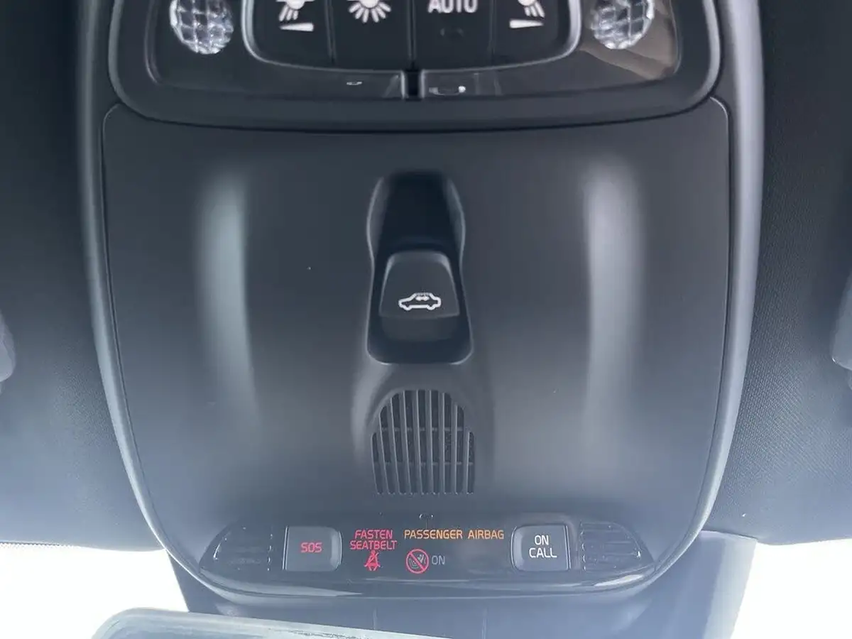 2018-volvo-v40-20td-d3-r-design-nav-plus-big-50