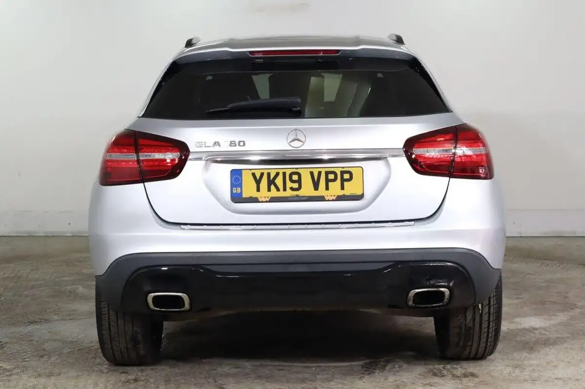 2019-mercedes-benz-gla-class-16-gla-180-urban-edition-ss-7g-dct-big-8