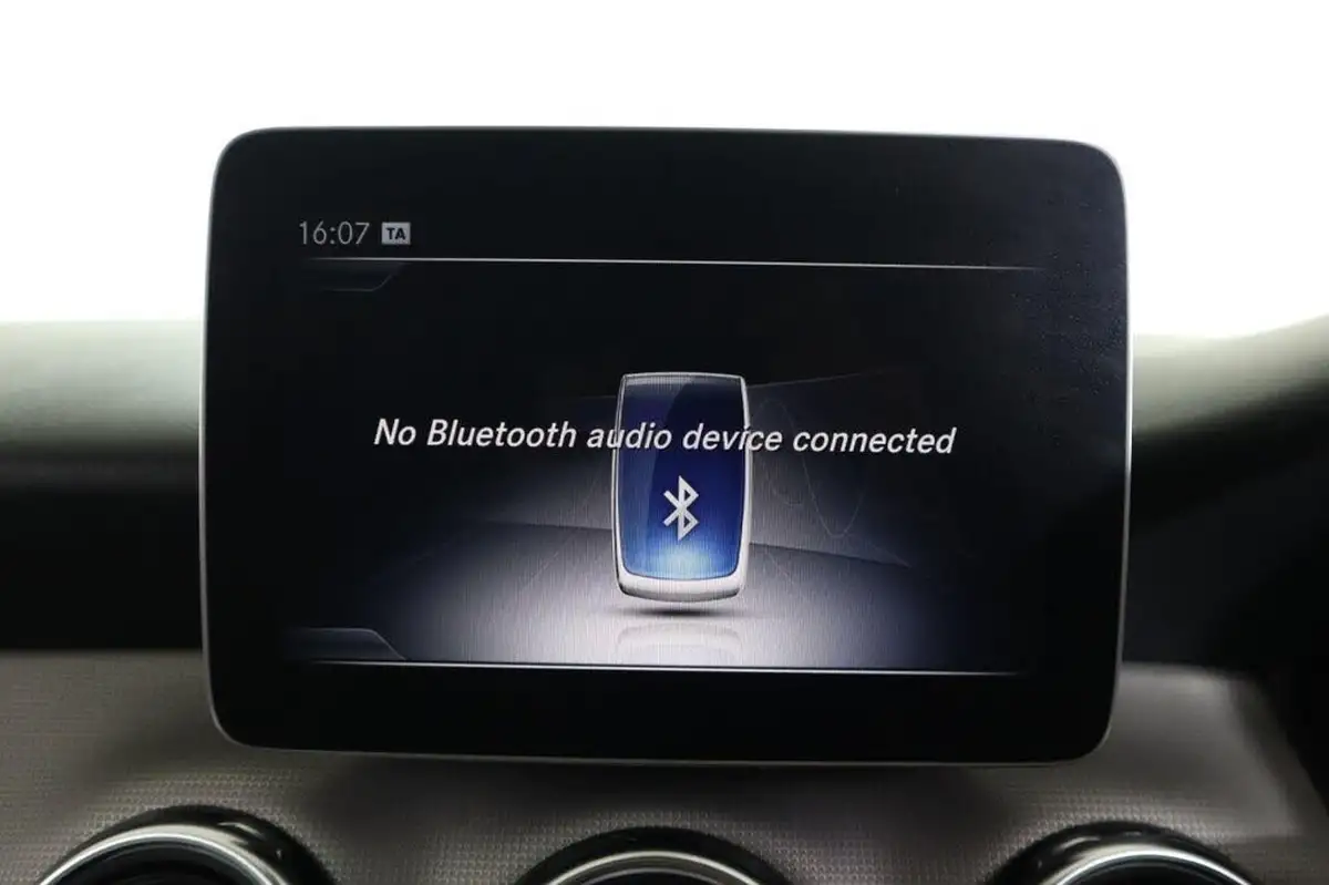 2019-mercedes-benz-gla-class-16-gla-180-urban-edition-ss-7g-dct-big-32