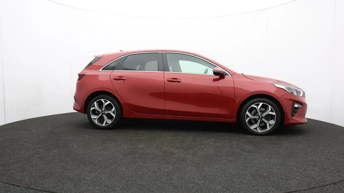 2021-kia-ceed-16crdi-3-48v-mhev-hatchback-big-43
