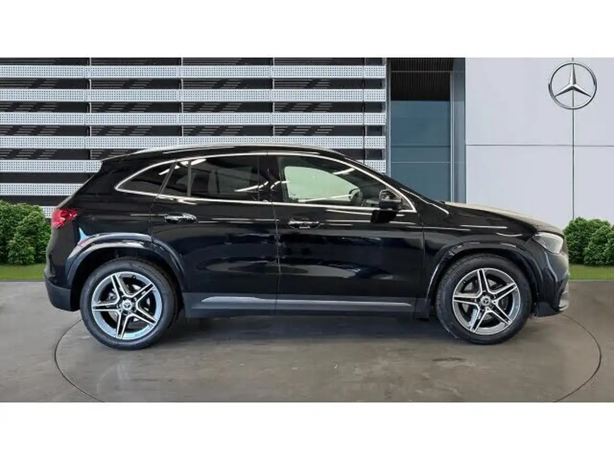 2024-mercedes-benz-gla-class-13-gla-200-amg-line-executive-big-4