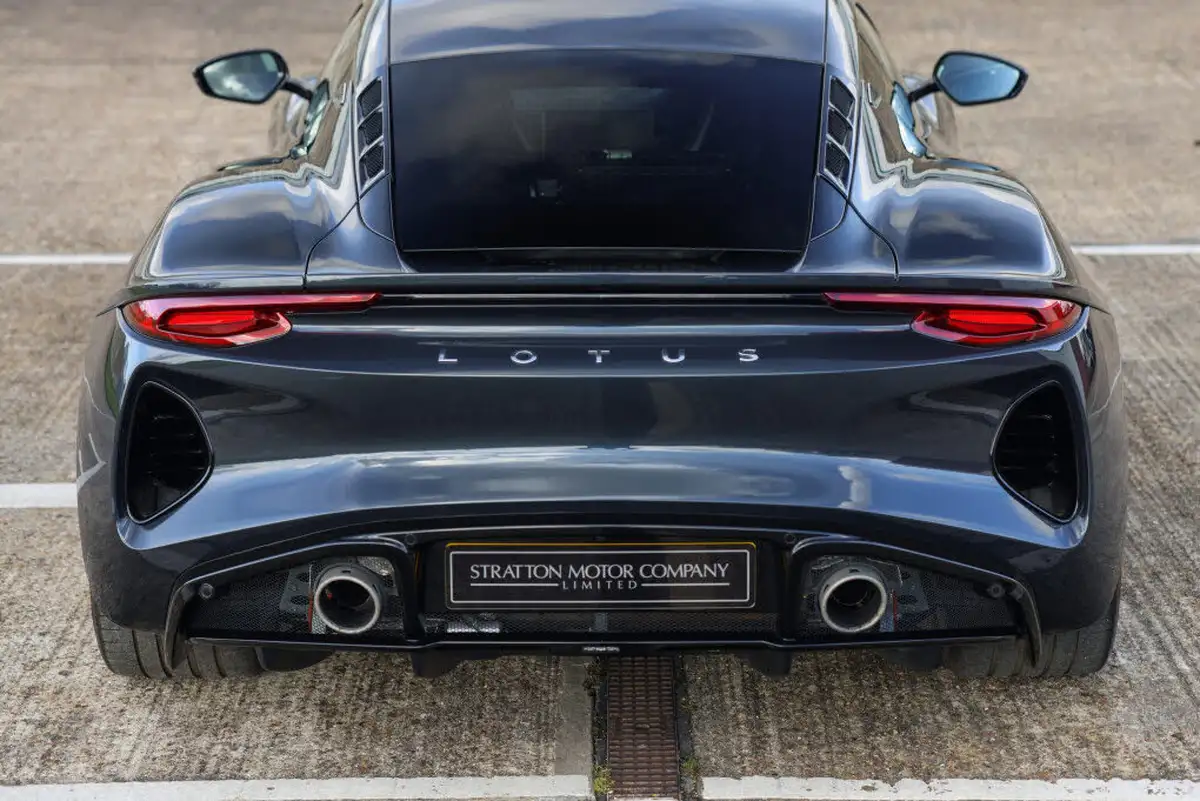 2023-lotus-emira-35-first-edition-v6-big-9