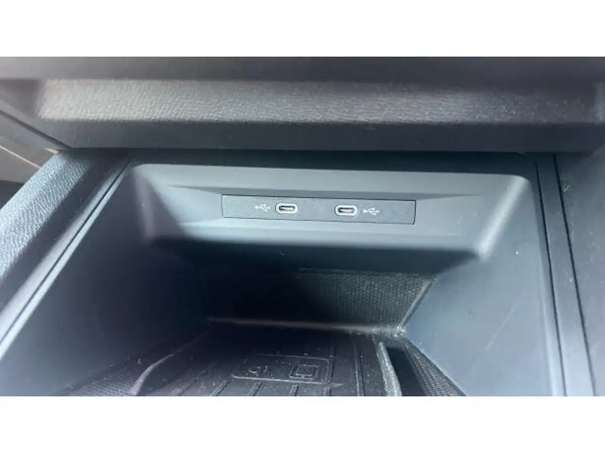 2024-cupra-formentor-14-e-hybrid-v1-big-25