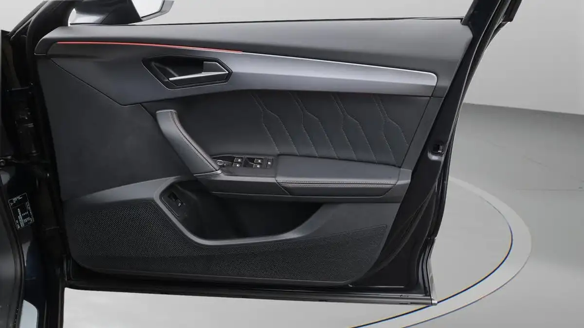 2022-cupra-formentor-20-tsi-vz2-310ps-4drive-big-15