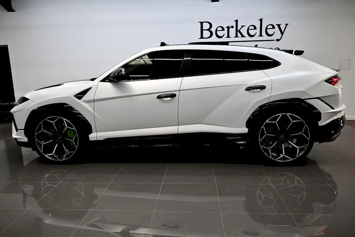 2023-lamborghini-urus-40-no-trim-big-7
