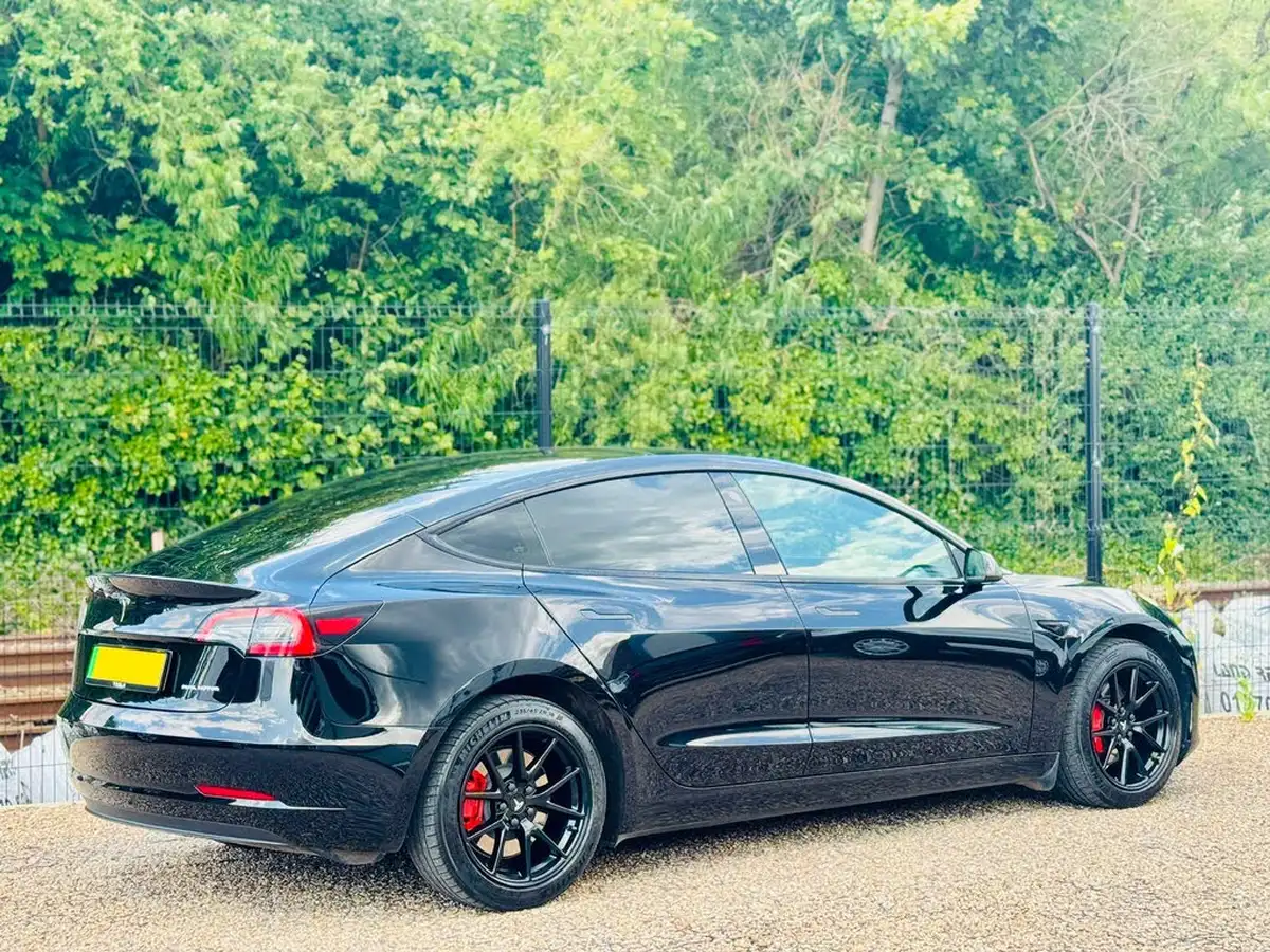 2021-tesla-model-3-e-long-range-awd-big-24