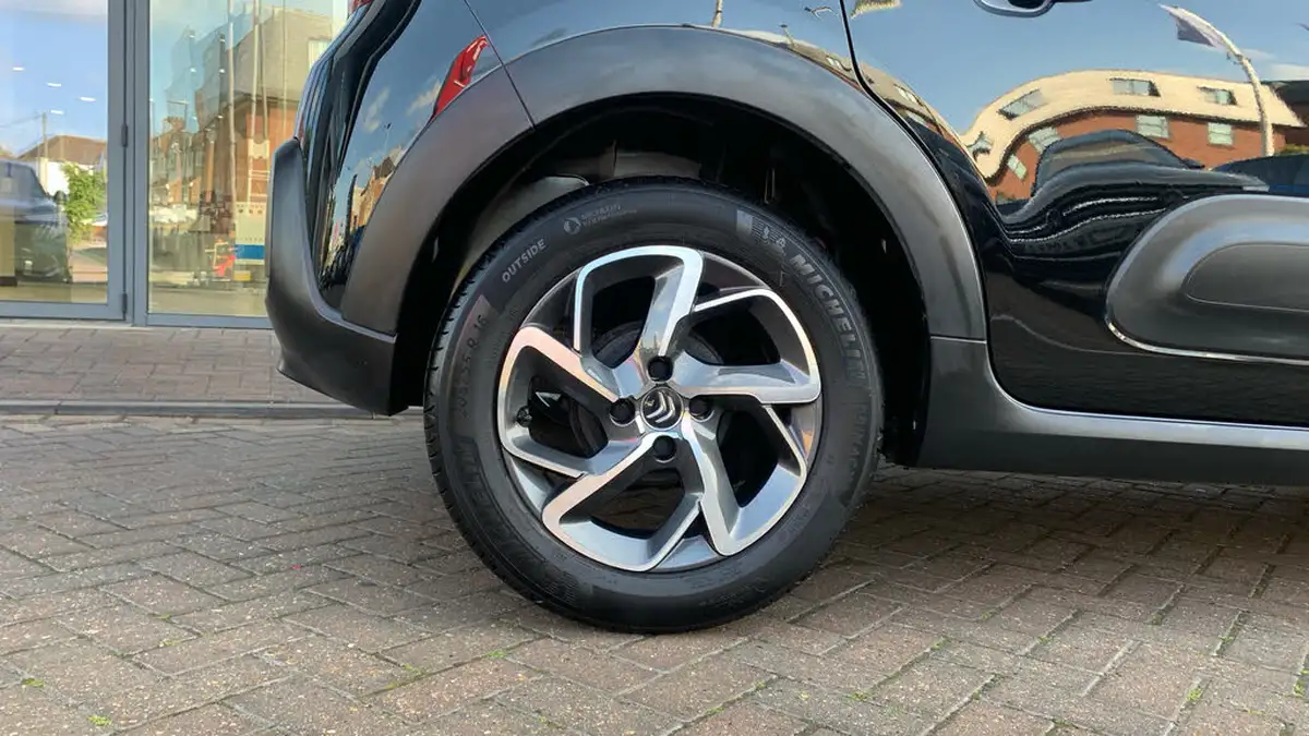 2021-citroen-c3-12-puretech-shine-83ps-big-15