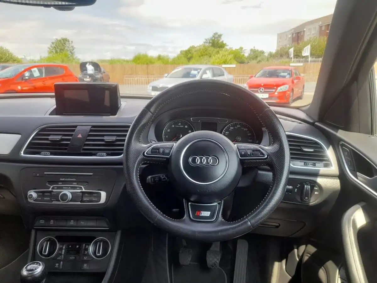 2016-audi-q3-14-s-line-big-8