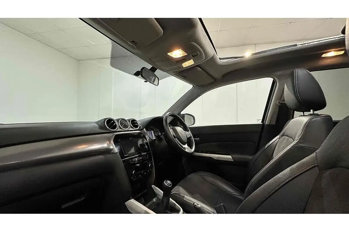 2018-suzuki-vitara-16-sz5-big-21