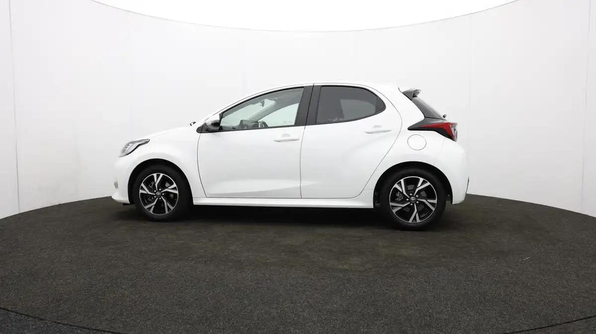 2024-toyota-yaris-15-vvt-i-design-big-72