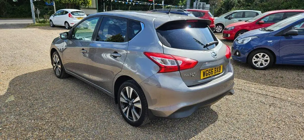 2016-nissan-pulsar-big-8