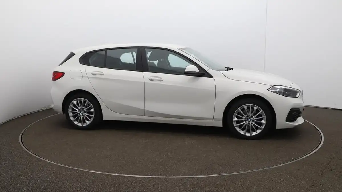 2021-bmw-1-series-15-118i-se-lcp-dct-big-48