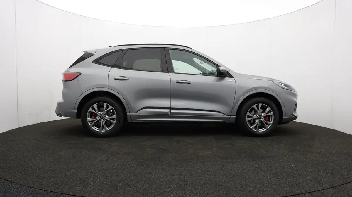 2022-ford-kuga-big-40