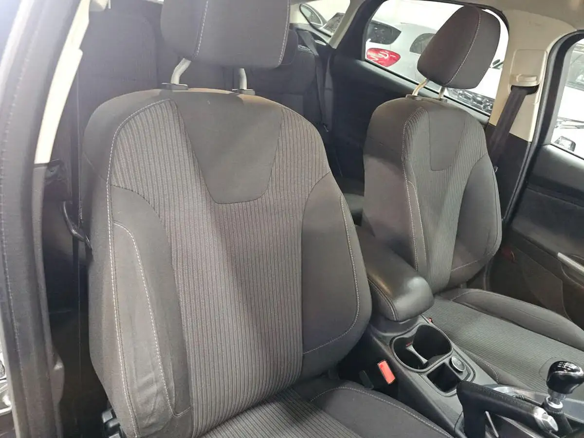 2014-ford-focus-10-titanium-navigator-scti-125ps-hatchback-big-12