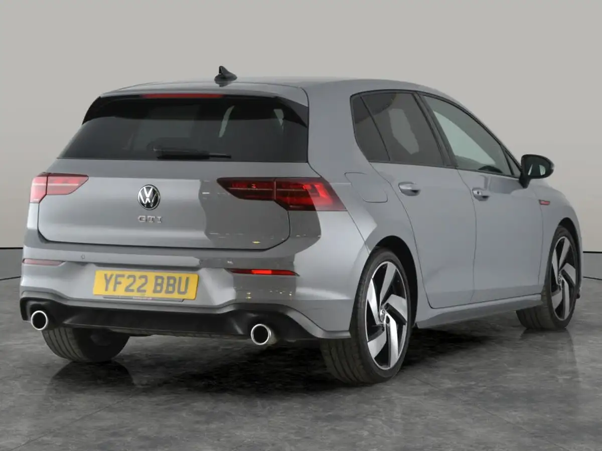 2022-volkswagen-golf-20-tsi-gti-big-11