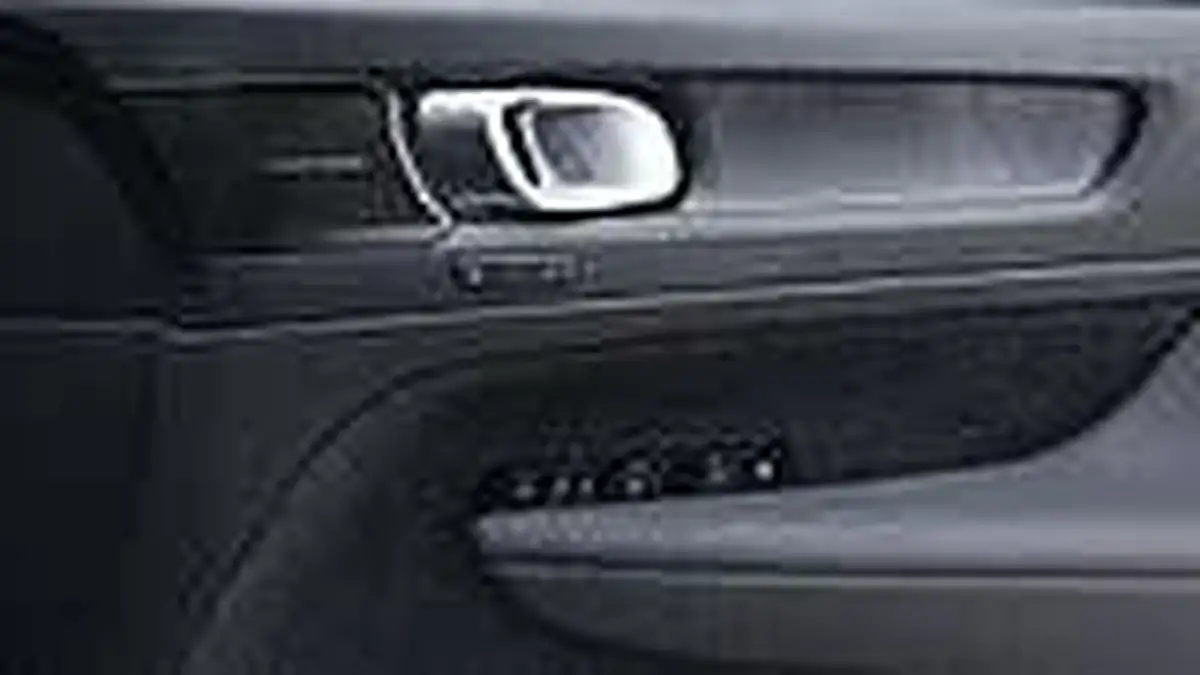 2022-volvo-c40-e-twin-recharge-pro-big-43