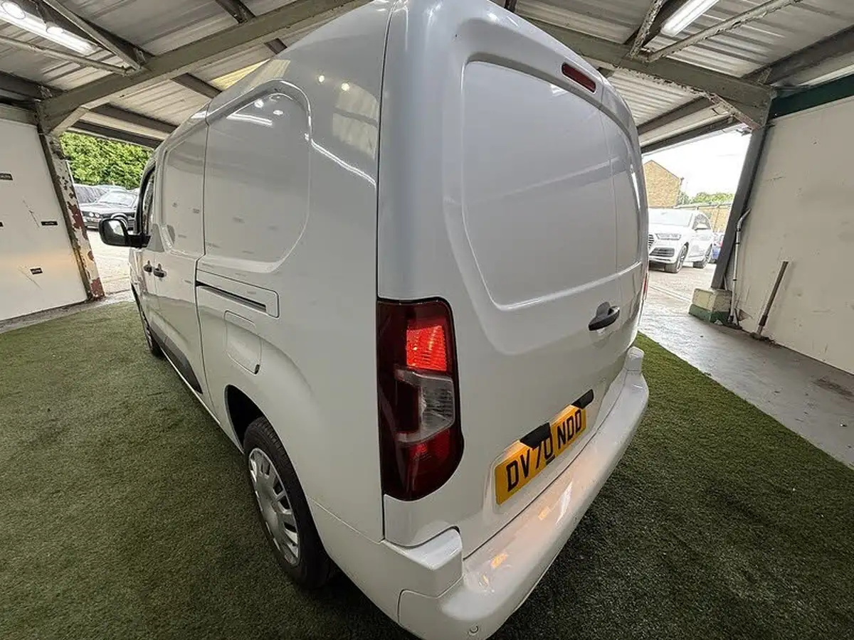 2020-vauxhall-combo-15cdti-sportive-2300-100pseu6d-t-l2h1-panel-big-6