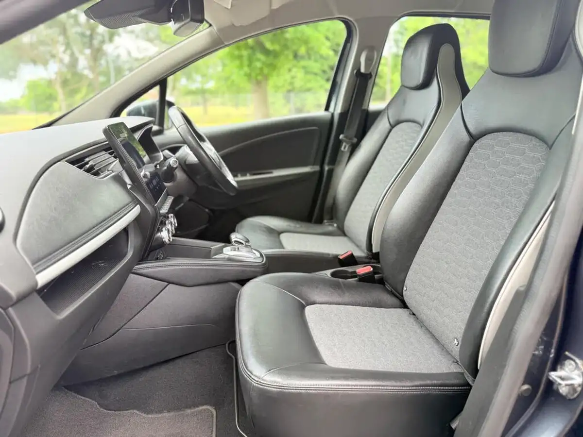 2021-renault-zoe-e-gt-line-big-16
