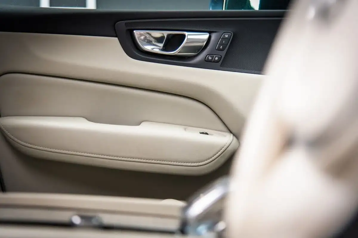 2022-volvo-xc60-20-t6-inscription-350bhp-big-42