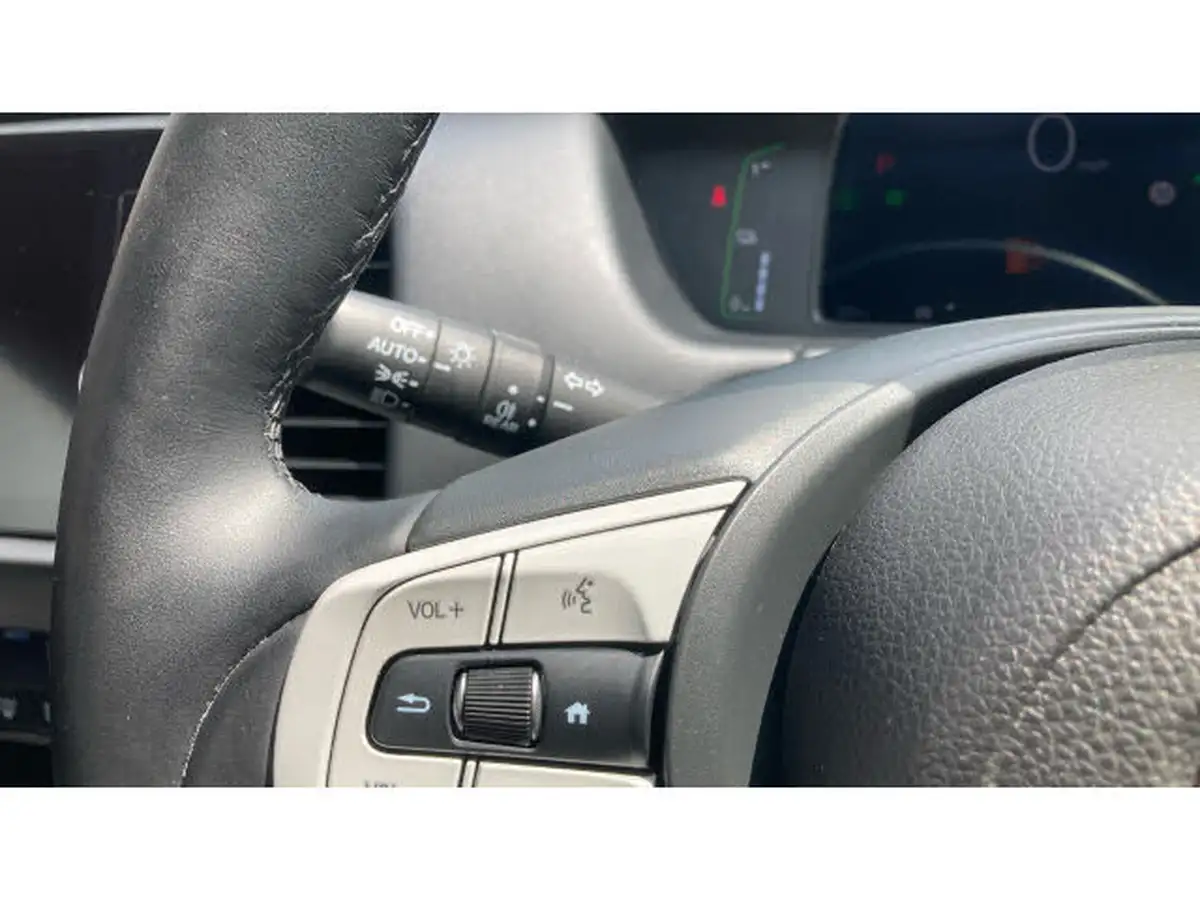 2023-honda-jazz-15-i-mmd-advance-big-21