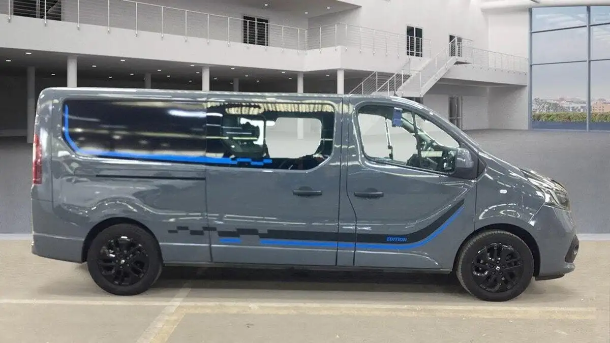 2021-renault-trafic-20dci-ll30-energy-170-black-edition-crew-edc-auto-big-2