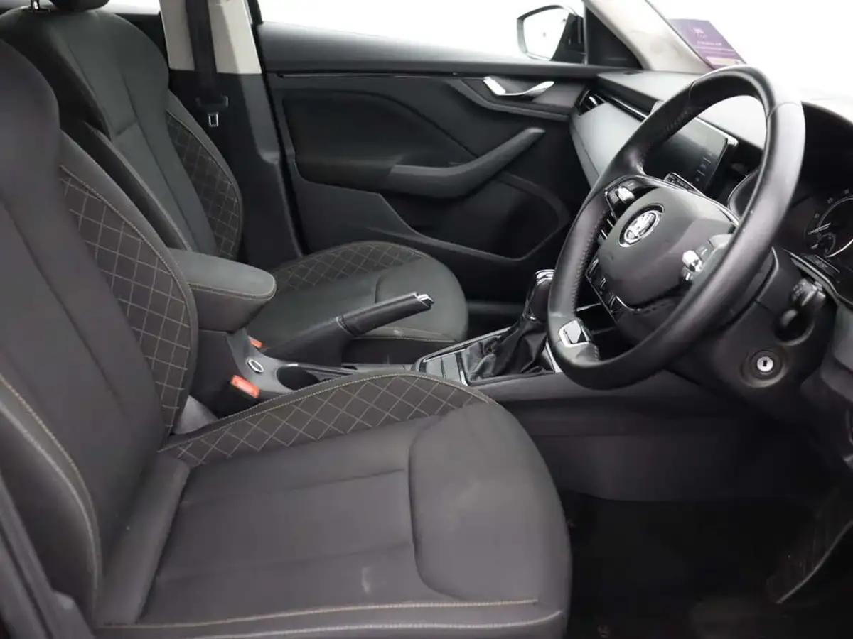 2022-skoda-kamiq-10-tsi-se-109ps-dsg-big-20