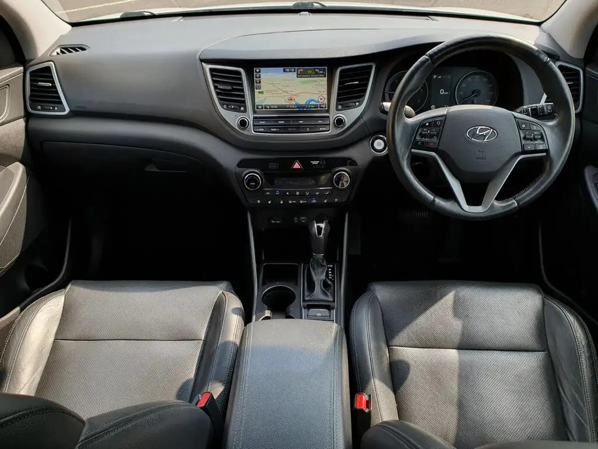 2018-hyundai-tucson-20crdi-premium-se-185ps-auto-big-12