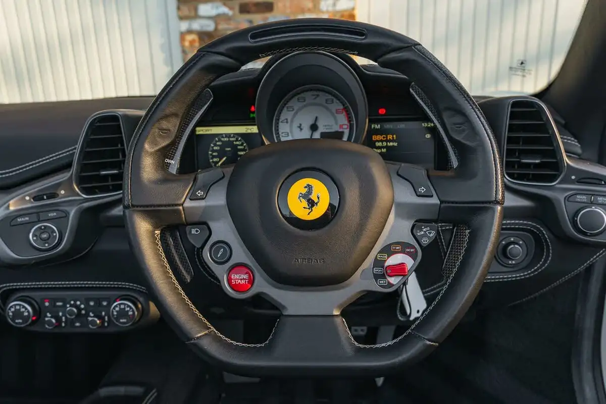 2012-ferrari-458-45-spider-big-47