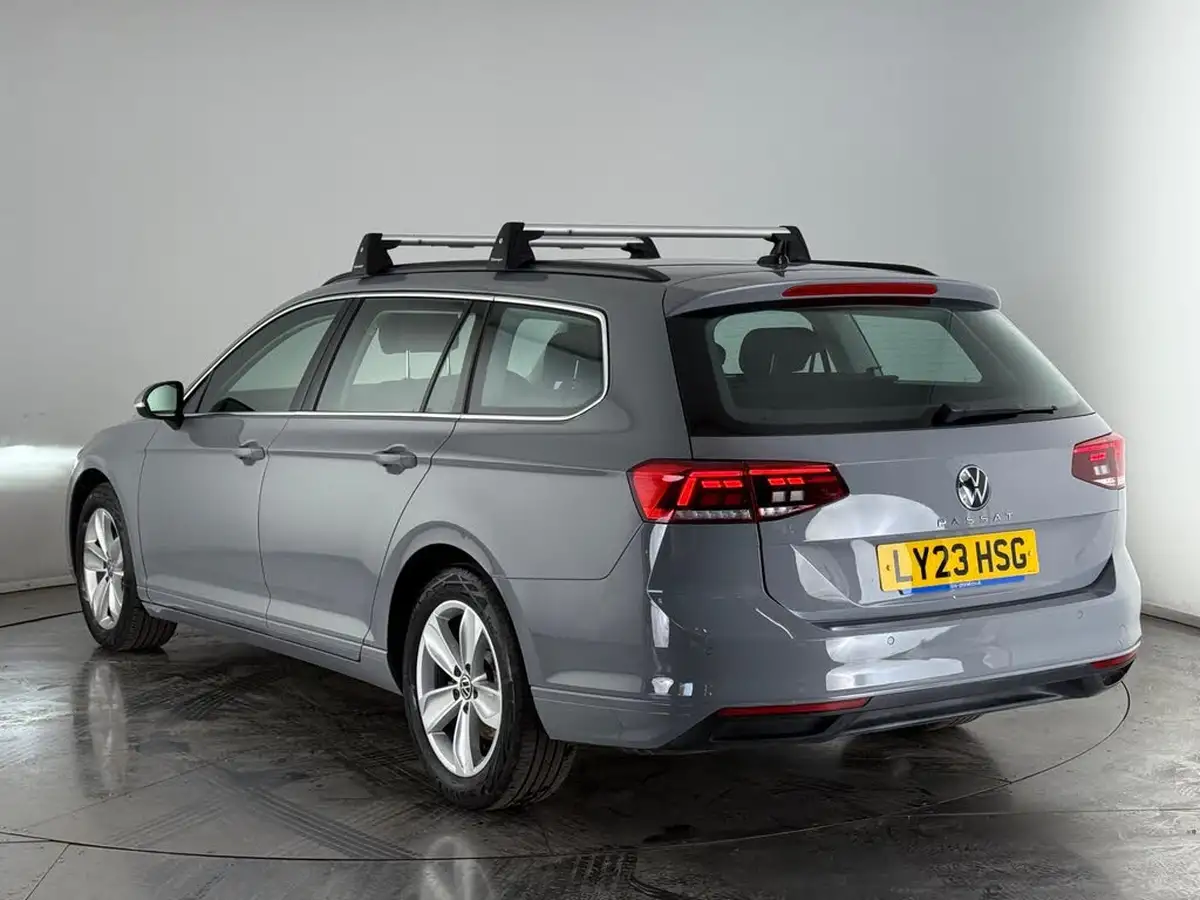2023-volkswagen-passat-15-tsi-se-nav-big-3