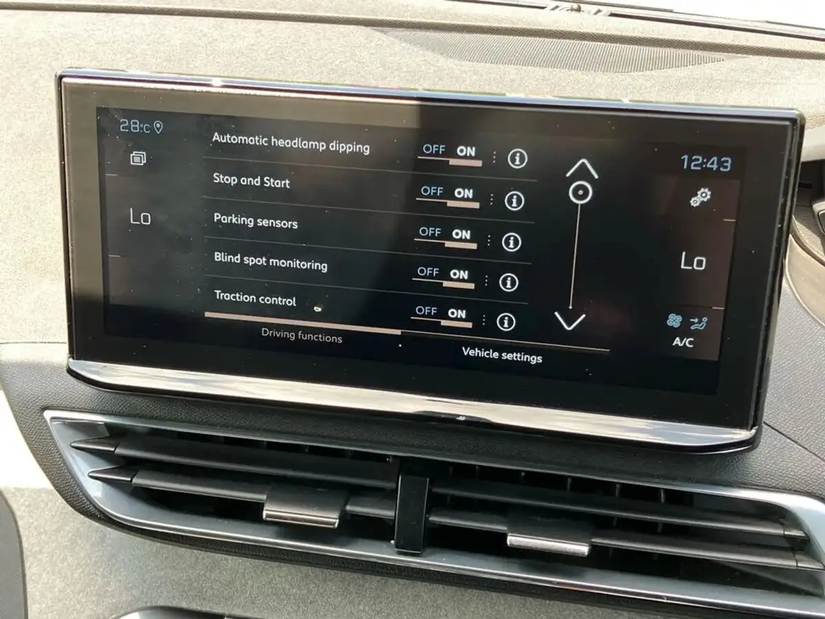 2021-peugeot-3008-suv-12-puretech-gt-eat8-big-38