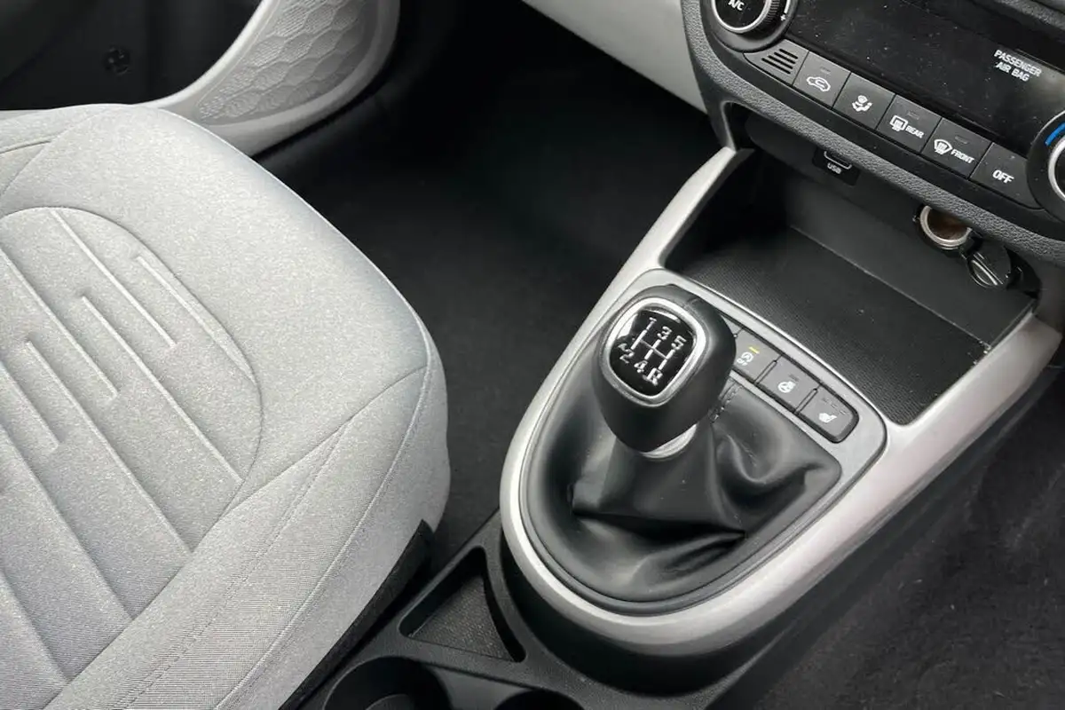 2021-hyundai-i10-10-premium-big-7