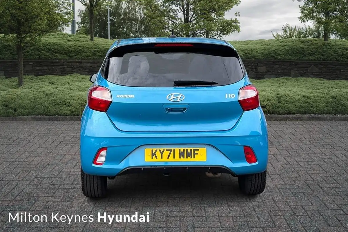 2021-hyundai-i10-10-premium-big-3