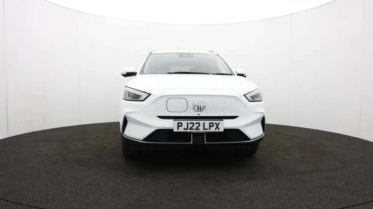 2022-mg-zs-suv-e-trophy-ev-156ps-long-range-big-54