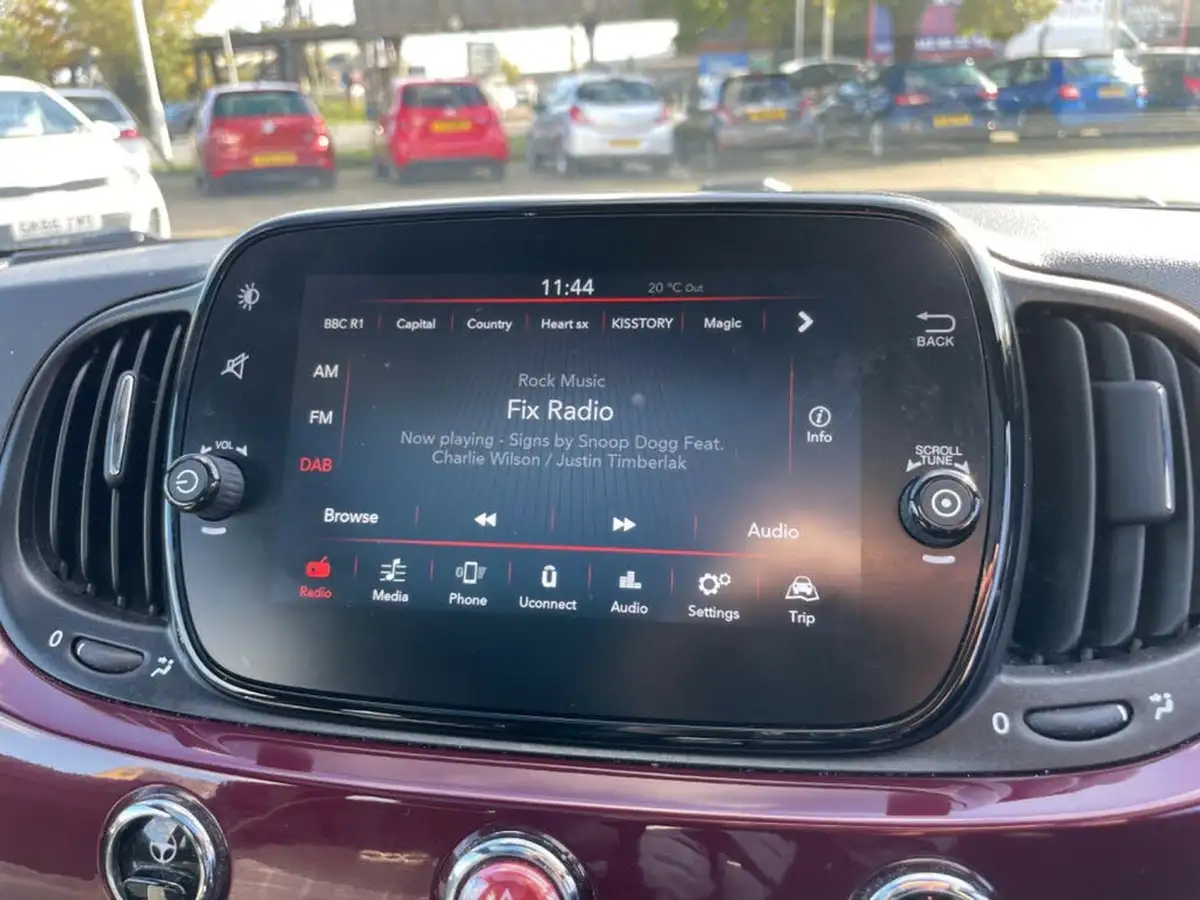 2020-fiat-500-10-lounge-big-23