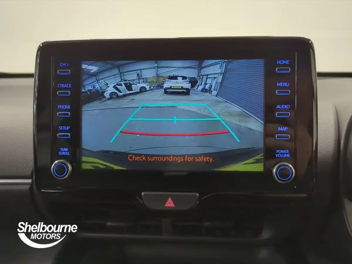 2024-toyota-yaris-cross-15-vvt-i-design-big-29