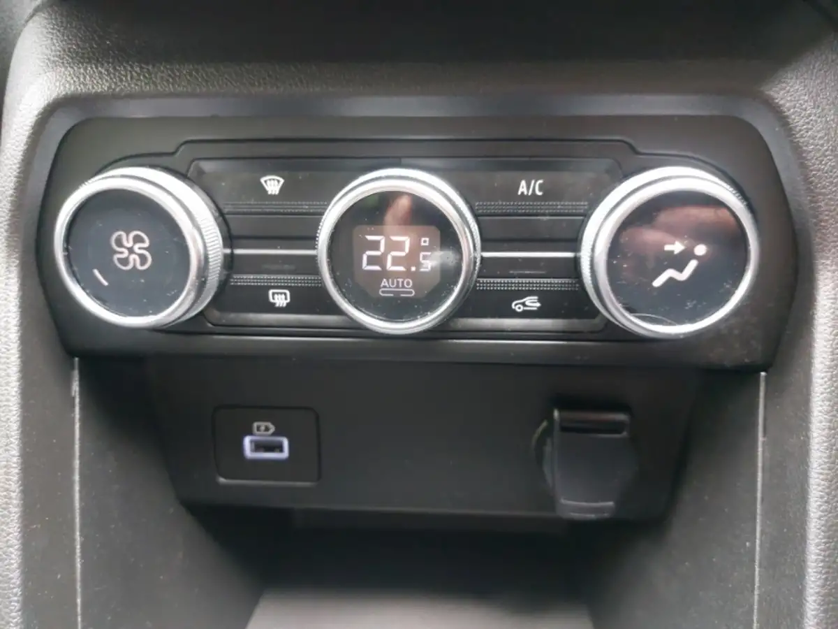 2022-dacia-sandero-stepway-10-tce-prestige-90bhp-big-17