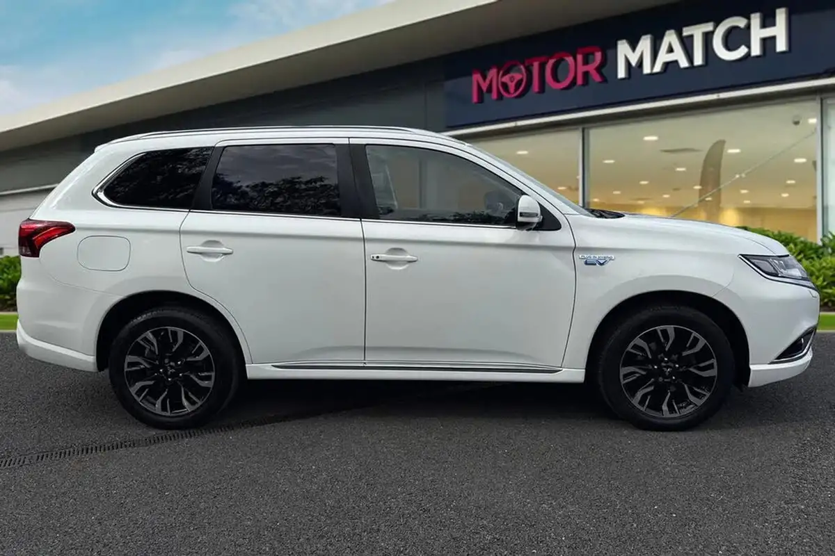 2017-mitsubishi-outlander-20-4hs-phev-5st-big-2